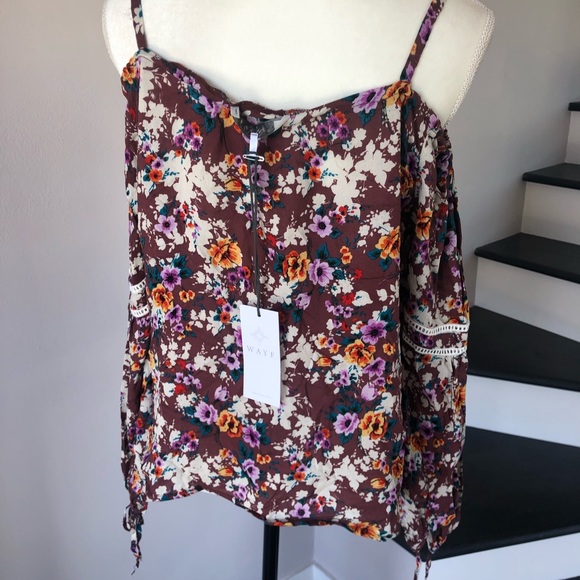 3/$25 WAYF | Cold Shoulder Peasant Blouse - Picture 7 of 7